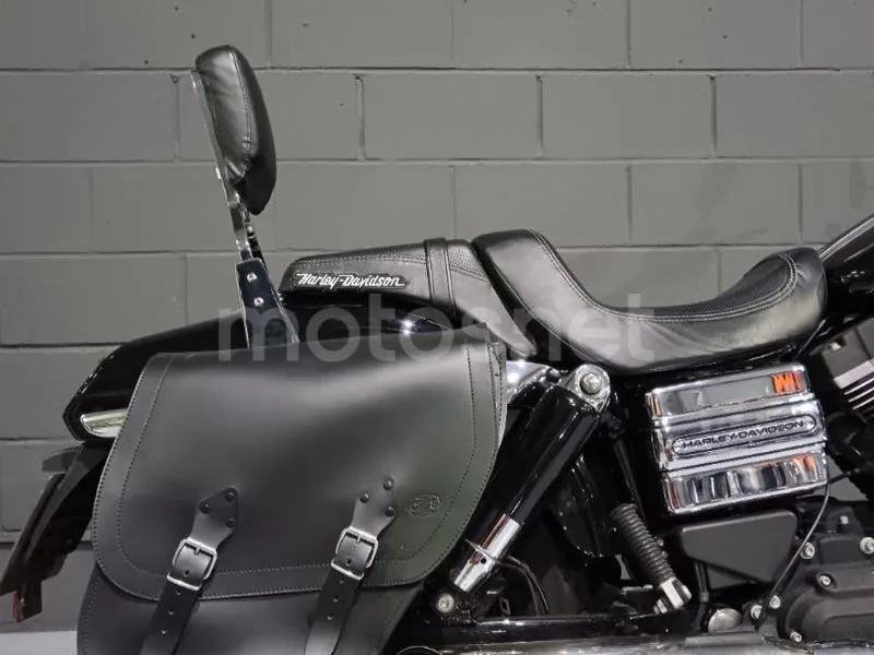 Harley-Davidson Dyna Fat Bob - Vista 9