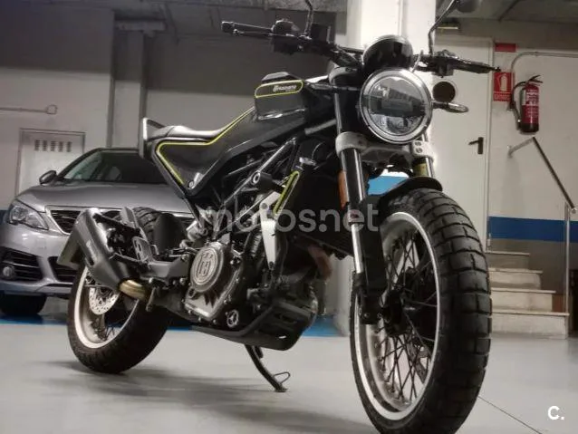 Husqvarna Svartpilen 401 2300 € 2020 Asturias - 1