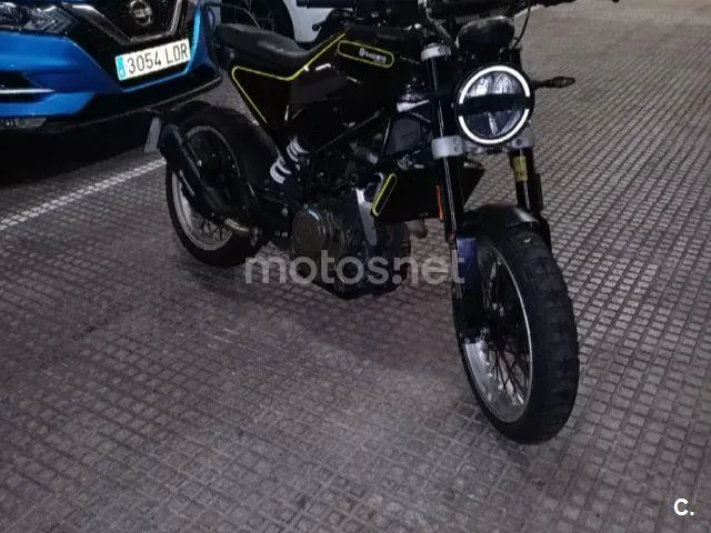 Husqvarna Svartpilen 401 - Vista 4