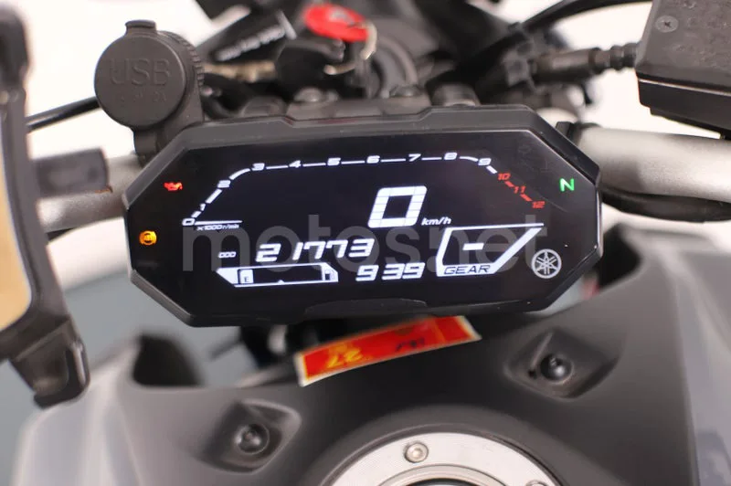 Yamaha MT-07 - Vista 6
