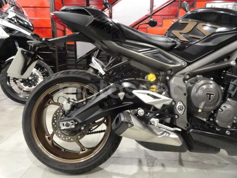 Triumph Street Triple 765 - Vista 3