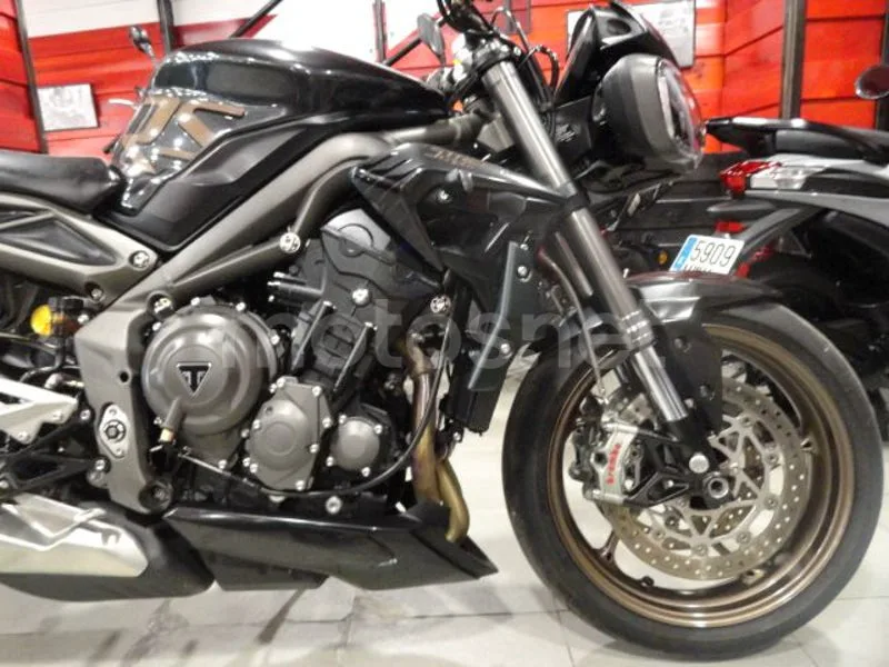 Triumph Street Triple 765 - Vista 4