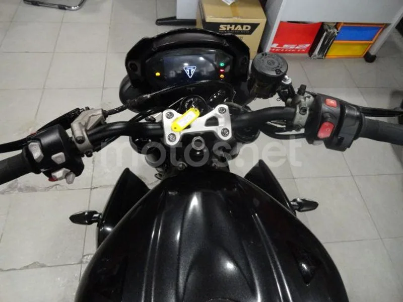 Triumph Street Triple 765 - Vista 10