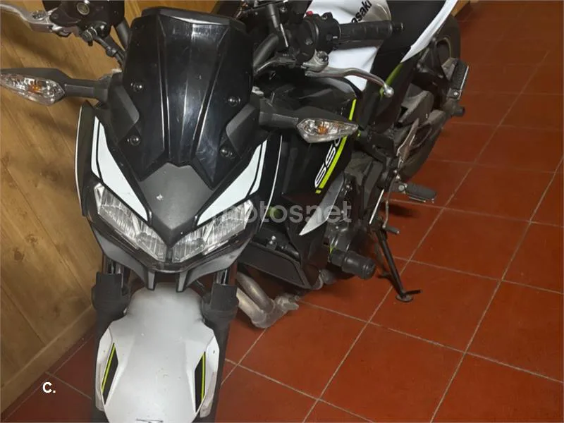 Kawasaki Z650 - Vista 5