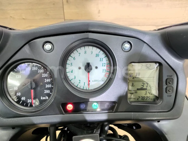 Honda VFR800F - Vista 14