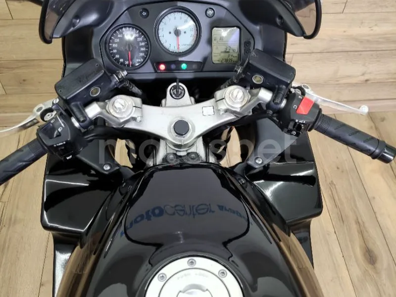 Honda VFR800F - Vista 15