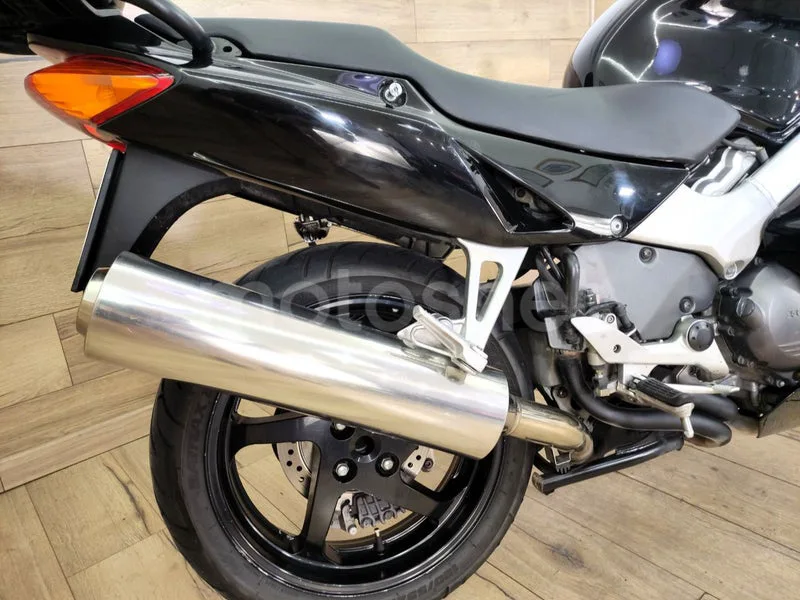 Honda VFR800F - Vista 9