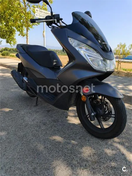 Honda PCX125 - Vista 4