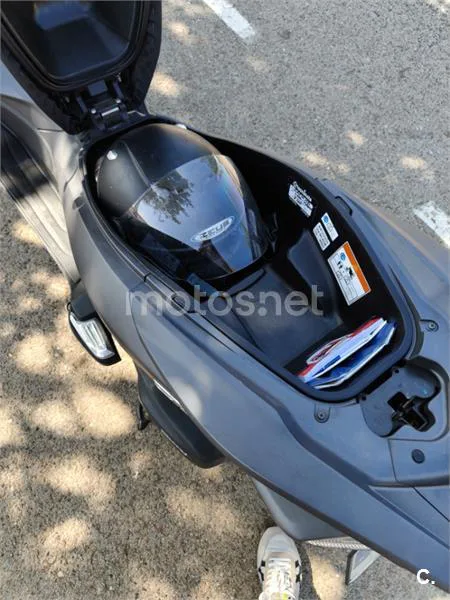 Honda PCX125 - Vista 6