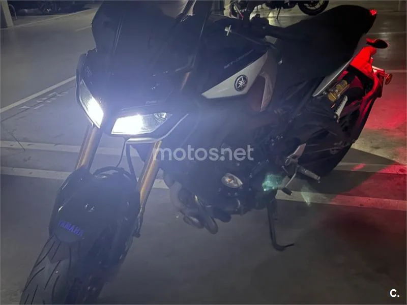 Yamaha MT-09 - Vista 3