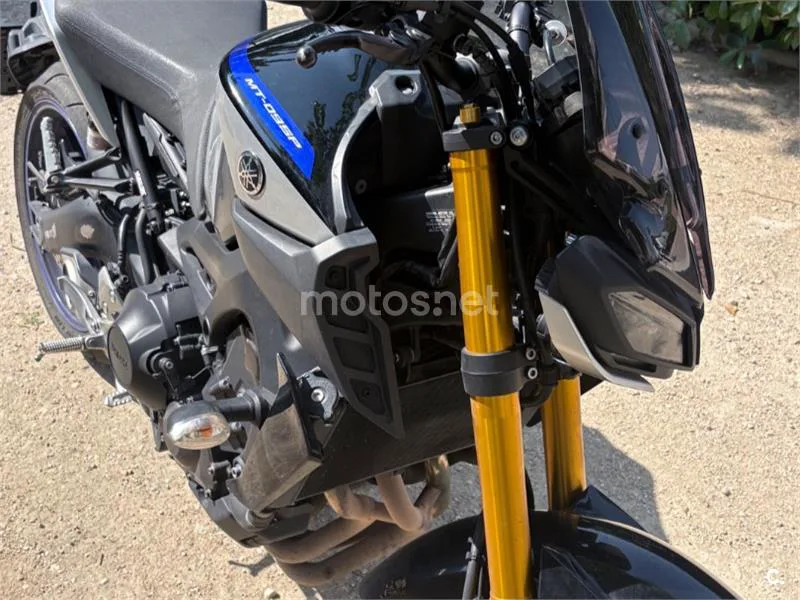 Yamaha MT-09 - Vista 8