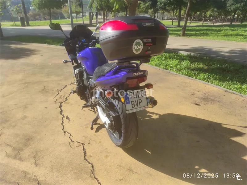 Yamaha FZS600 Fazer - Vista 3