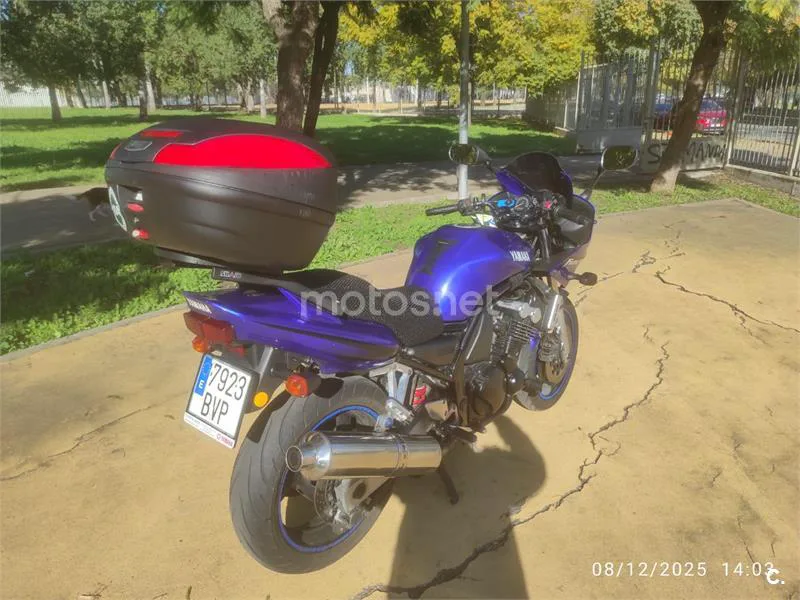 Yamaha FZS600 Fazer - Vista 4