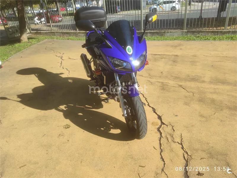 Yamaha FZS600 Fazer - Vista 7