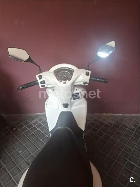 Honda Vision 110 - Vista 3