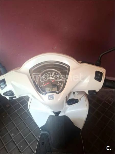 Honda Vision 110 - Vista 4