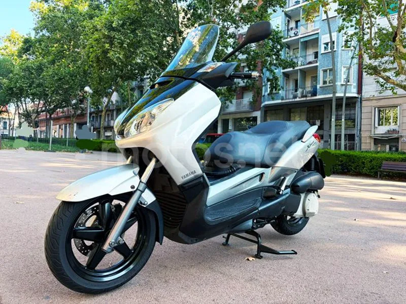Yamaha XMAX 250 - Vista 3