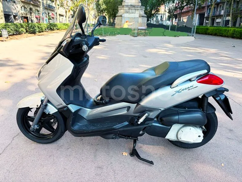 Yamaha XMAX 250 - Vista 4
