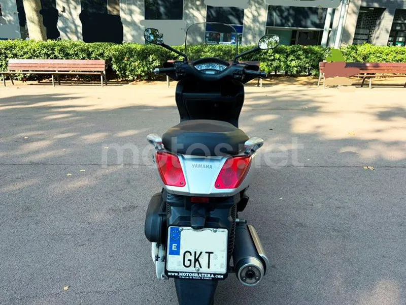 Yamaha XMAX 250 - Vista 6