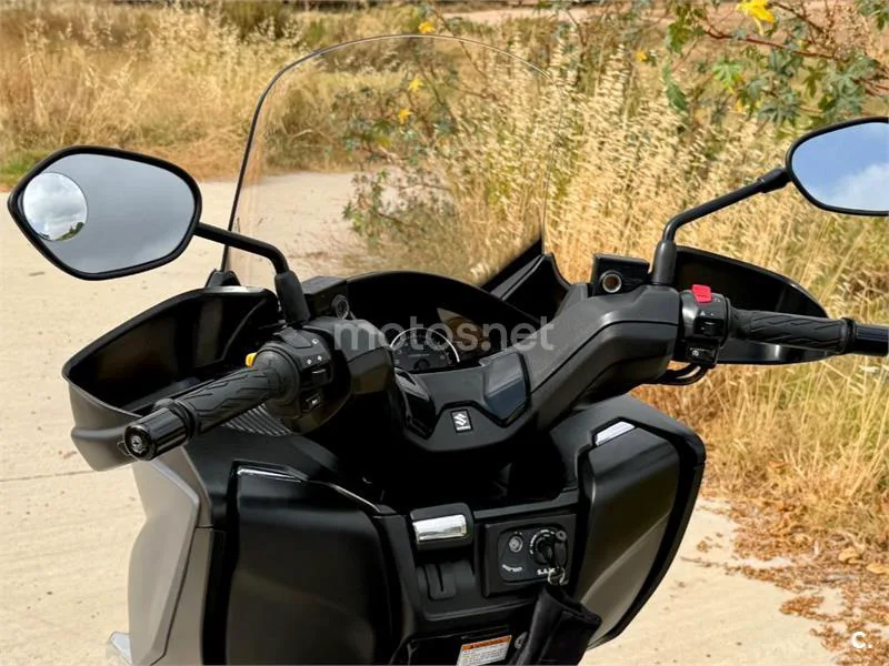 Suzuki Burgman 400 - Vista 6