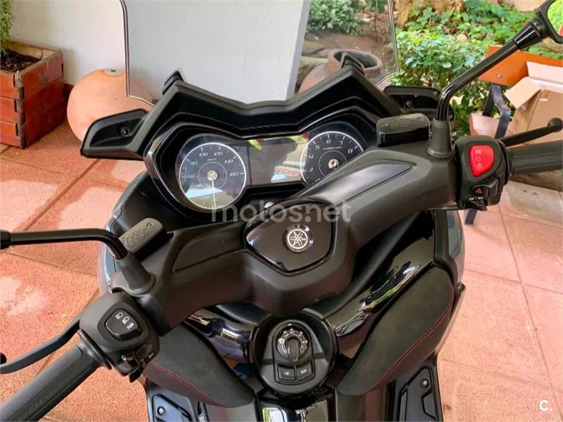 Yamaha XMAX 300 - Vista 12