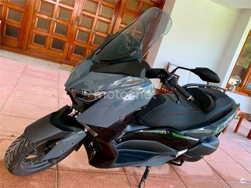 Yamaha XMAX 300 - Vista 3