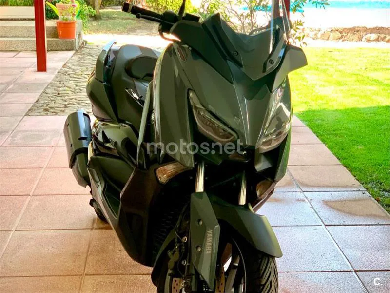 Yamaha XMAX 300 - Vista 9