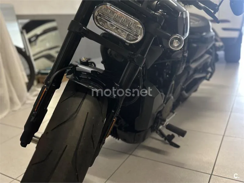 Harley-Davidson Sportster S - Vista 9