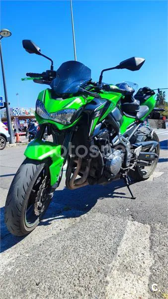 Kawasaki Z900 - Vista 4
