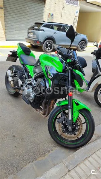 Kawasaki Z900 - Vista 5