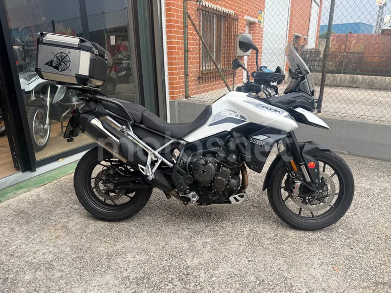 Triumph Tiger 900 - Vista 3