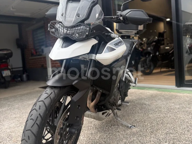 Triumph Tiger 900 - Vista 4