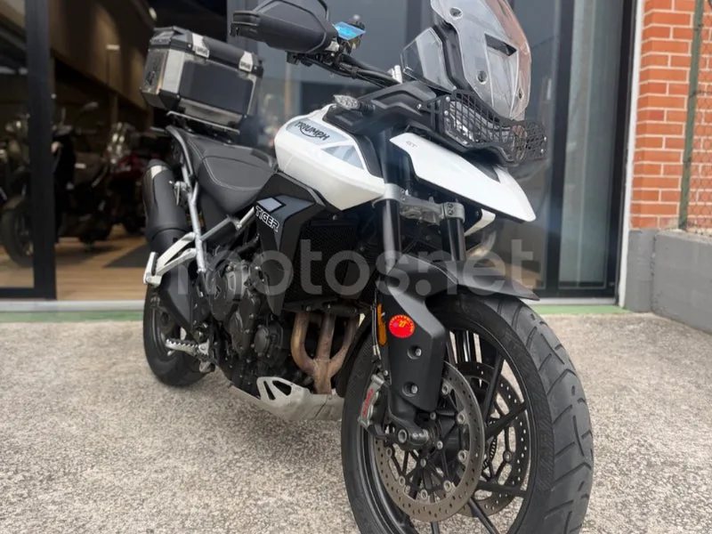 Triumph Tiger 900 - Vista 8
