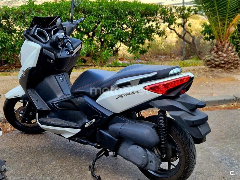 Yamaha XMAX 250 - Vista 5