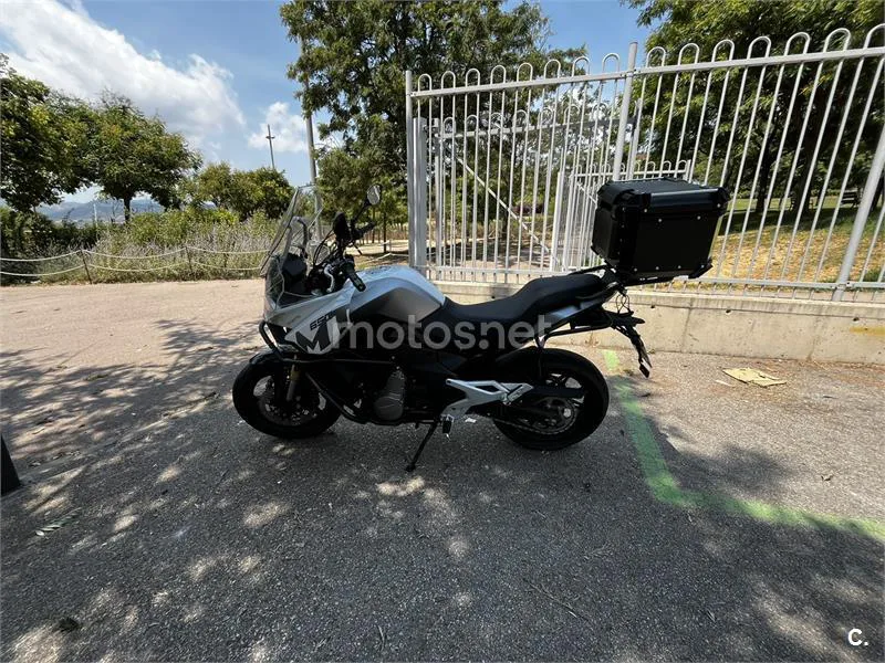 CFMOTO 650MT - Vista 3