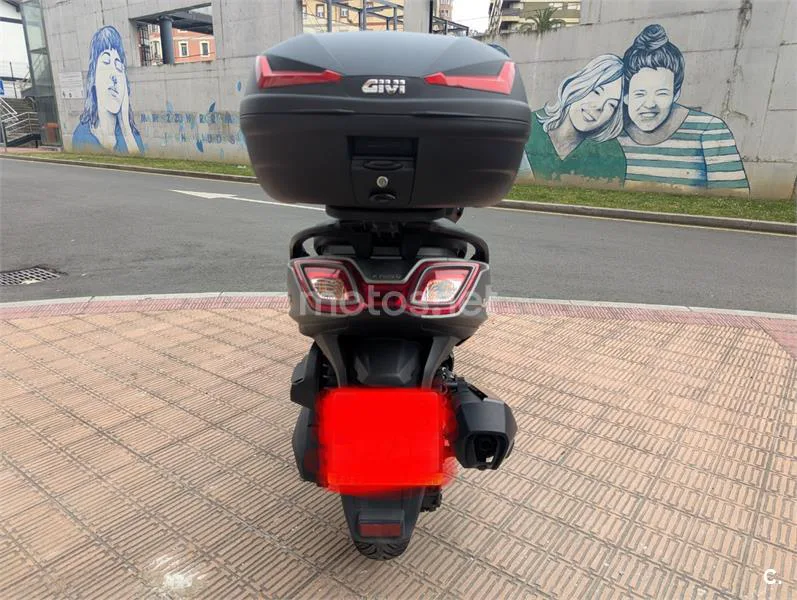 Kymco Super Dink 350 - Vista 4