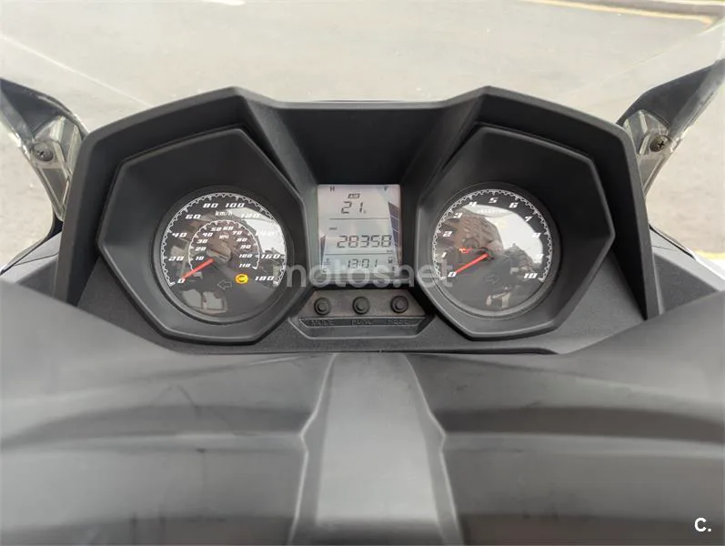 Kymco Super Dink 350 - Vista 5