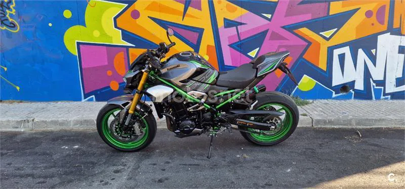 Kawasaki Z900 - Vista 3