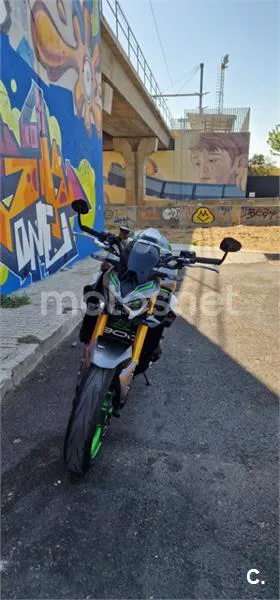 Kawasaki Z900 - Vista 4