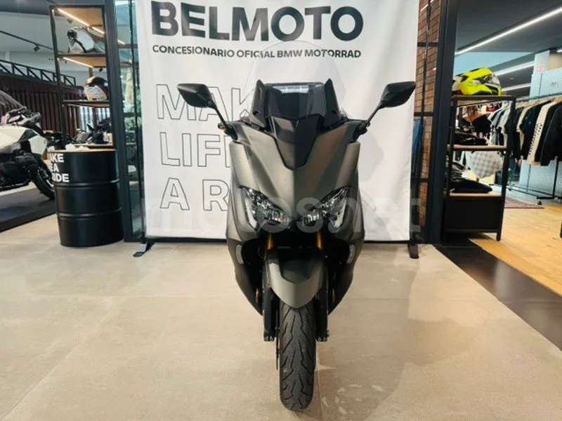Yamaha TMAX 560 - Vista 3