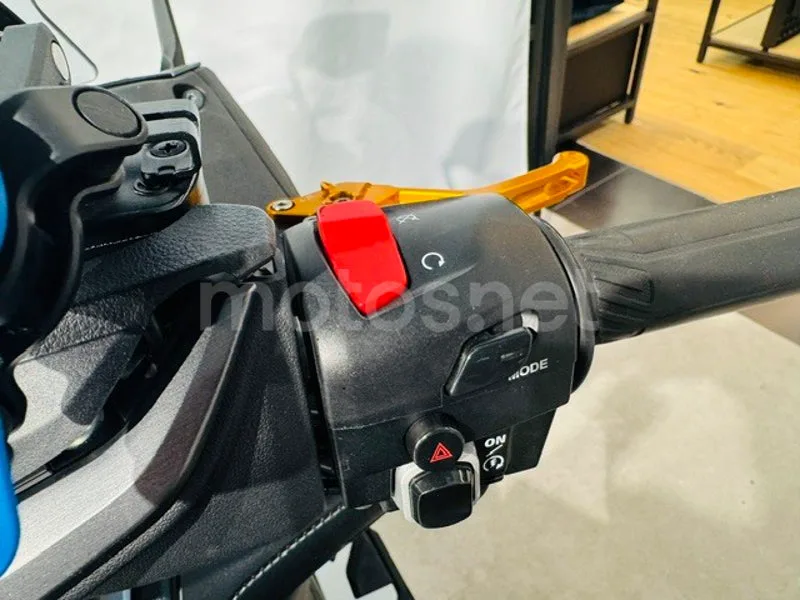 Yamaha TMAX 560 - Vista 9