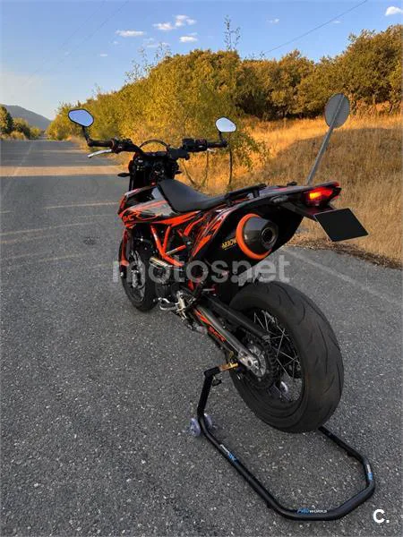 KTM 690 SMC R - Vista 3