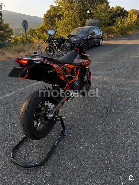 KTM 690 SMC R - Vista 4
