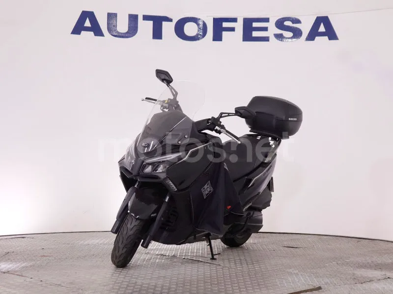 Piaggio MP3 4500 € 2017 Madrid - 1