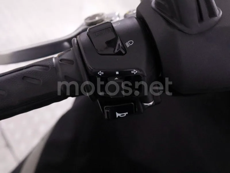 Piaggio MP3 - Vista 11
