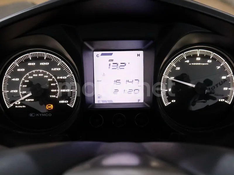 Piaggio MP3 - Vista 12