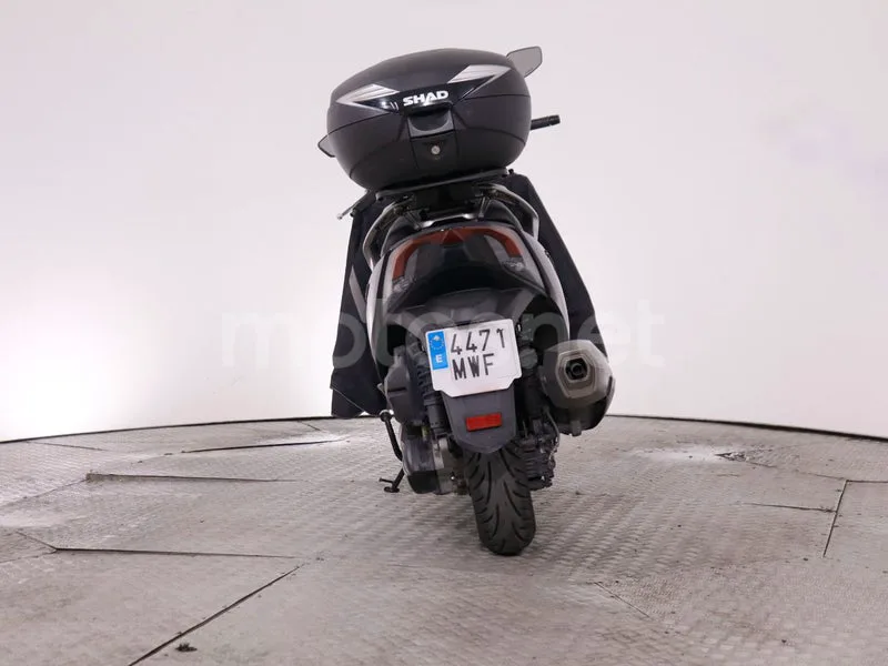 Piaggio MP3 - Vista 5