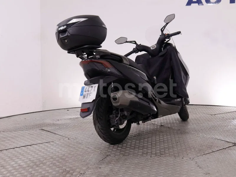 Piaggio MP3 - Vista 8