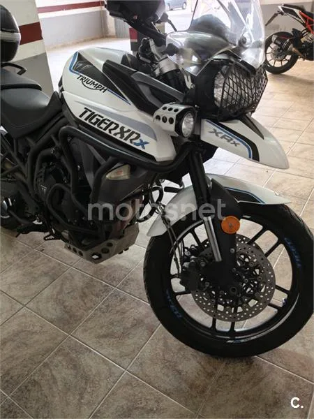 Triumph Tiger 800 XR - Vista 3