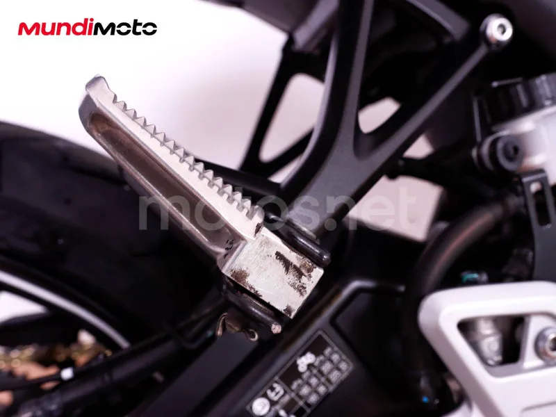 Yamaha MT-125 - Vista 18